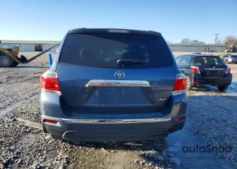 2012 Toyota Highlander Base z USA, uszkodzony, nr VIN 5TDBK3EH9CS174069